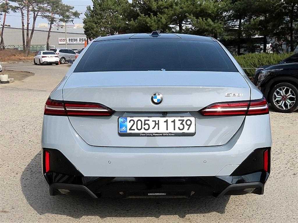 BMW 5 Series - Vista 4