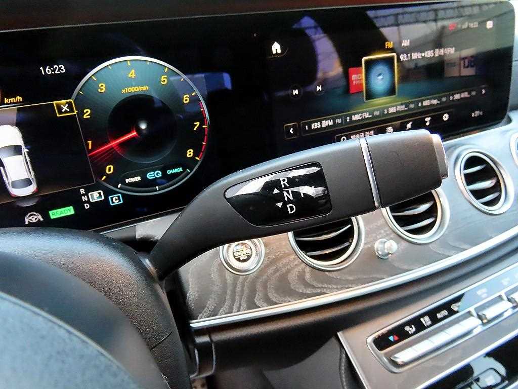 Mercedes Benz E class - Vista 11