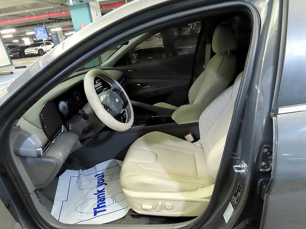HYUNDAI Avante - Vista 6
