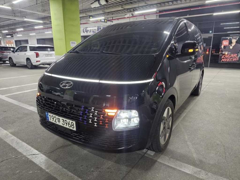 HYUNDAI Staria - Vista 2