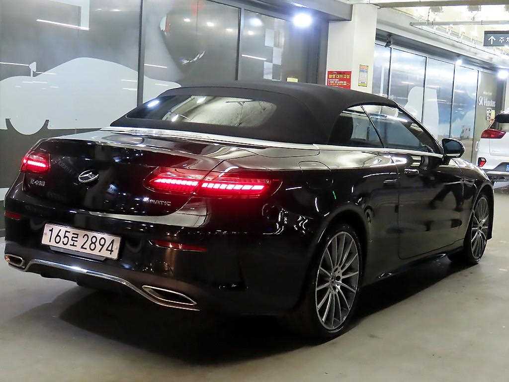 Mercedes Benz E class - Vista 4