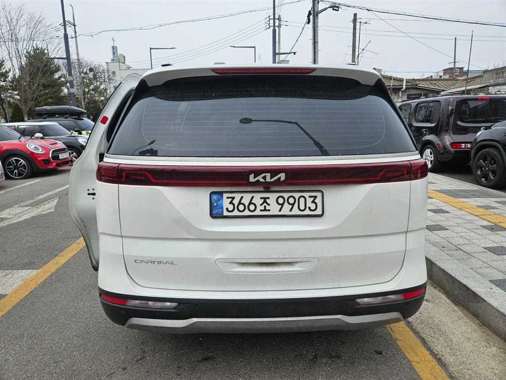 KIA Carnival - Vista 4