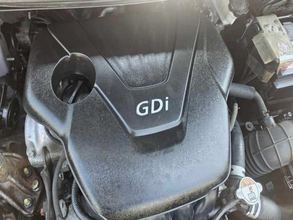 HYUNDAI Avante - Vista 10