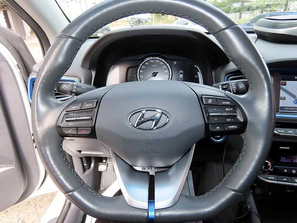 HYUNDAI Ioniq - Vista 8