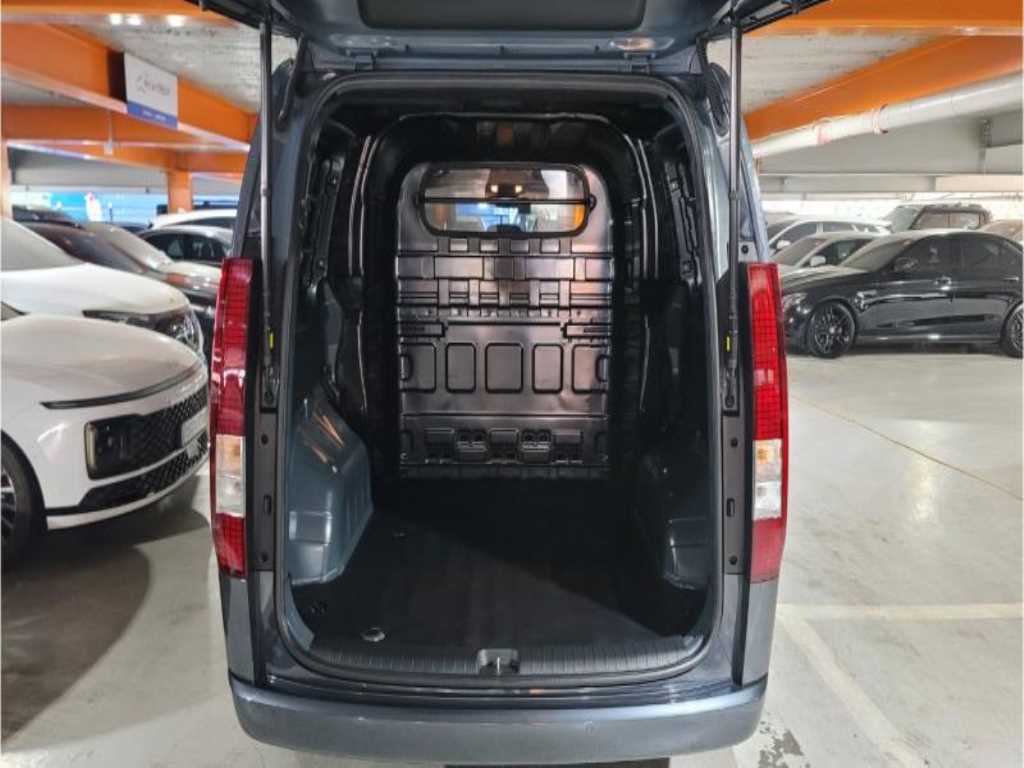 HYUNDAI Staria - Vista 10