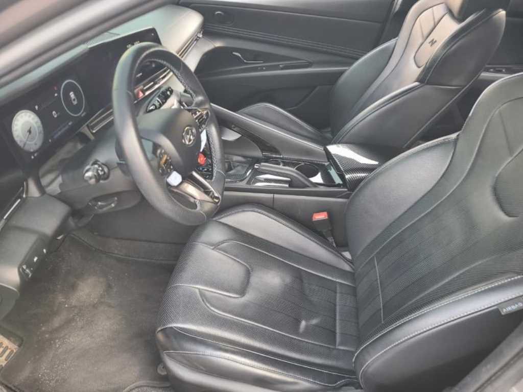 HYUNDAI Avante - Vista 9