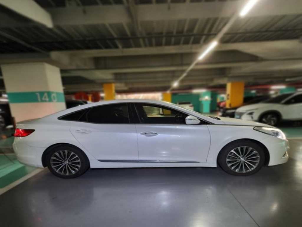 HYUNDAI Grandeur - Vista 4