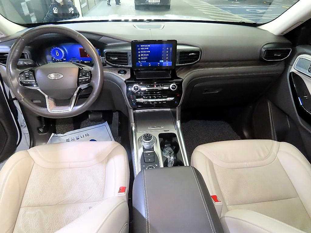 Ford Explorer - Vista 10