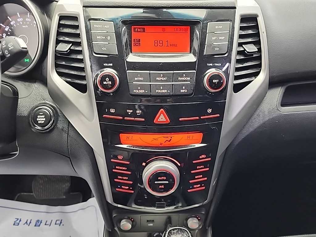 Ssangyong Tivoli - Vista 10