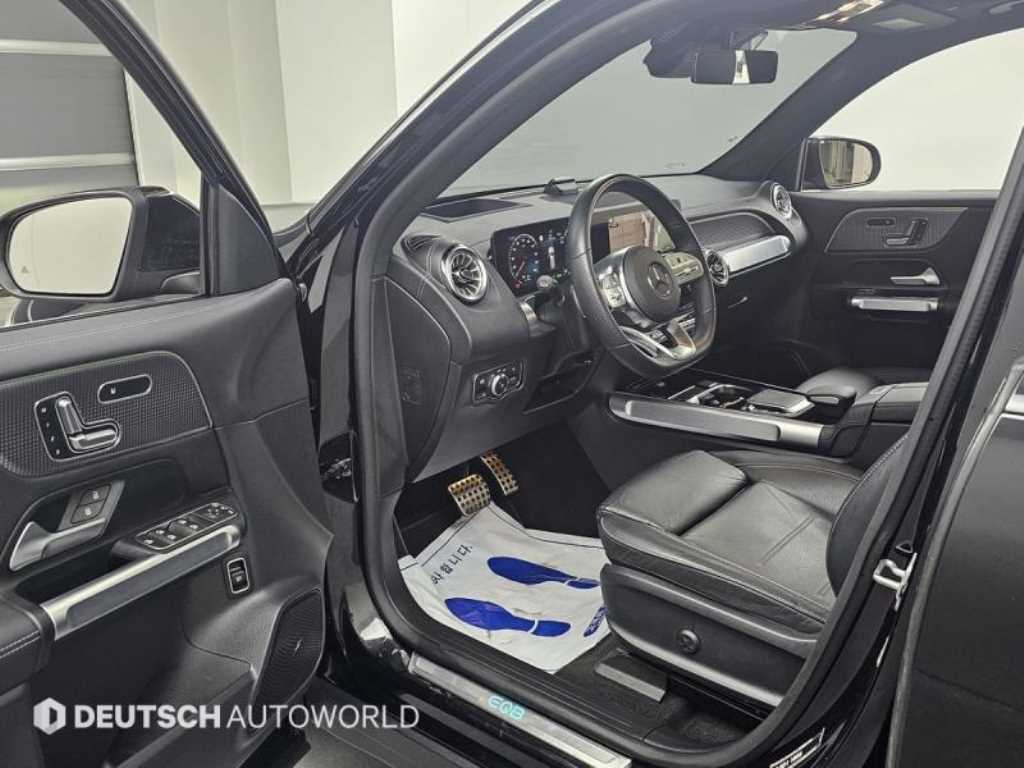 Mercedes Benz EQB - Vista 11