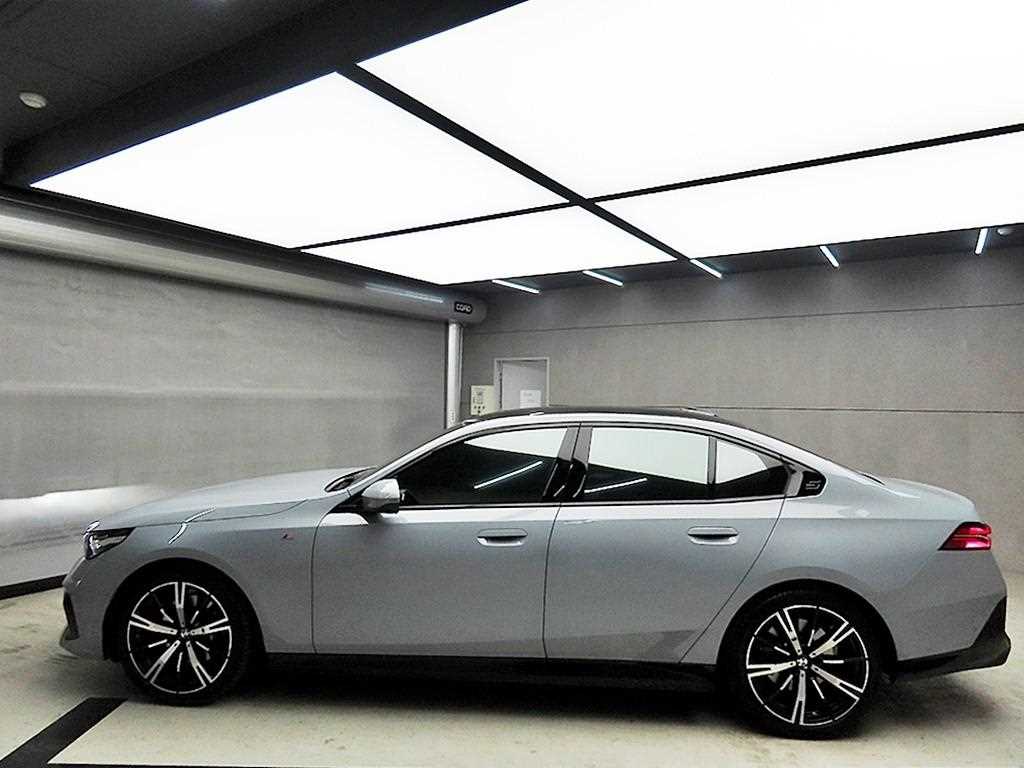 BMW 5 Series - Vista 4