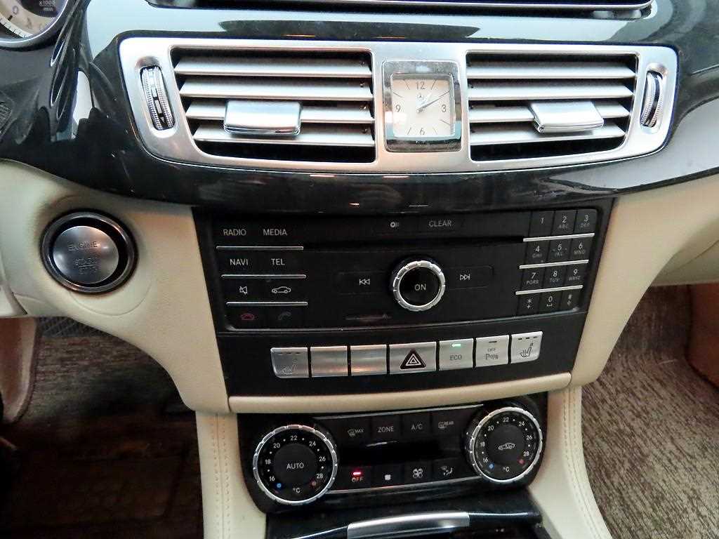 Mercedes Benz CLS Class - Vista 10