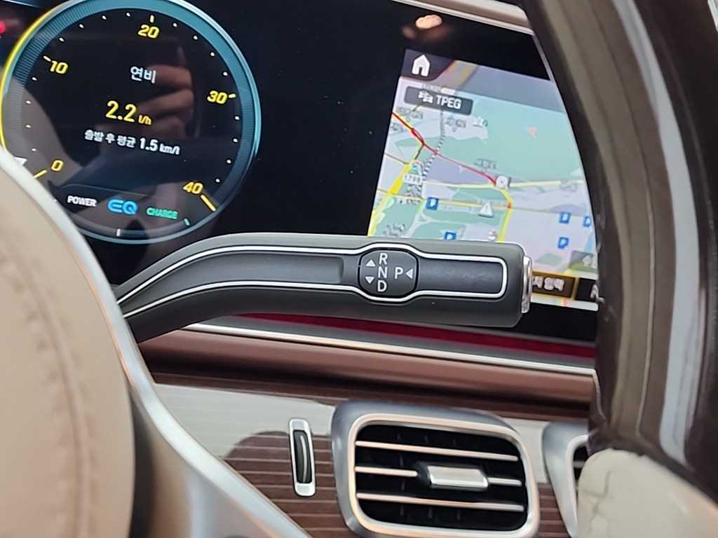 Mercedes Benz GLS Class - Vista 8