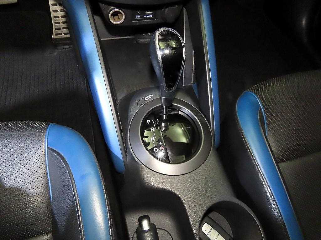 HYUNDAI Veloster - Vista 12