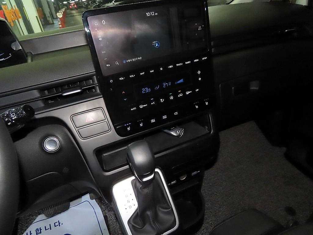 HYUNDAI Staria - Vista 10