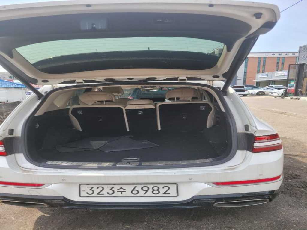 Genesis GV80 - Vista 9