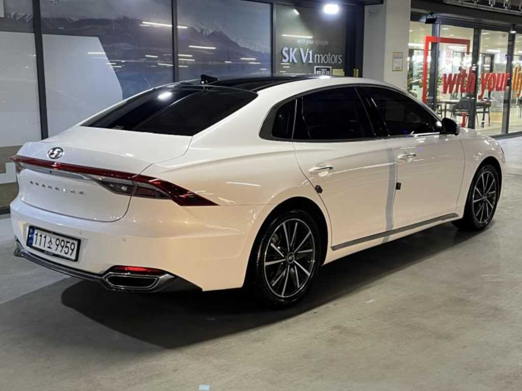HYUNDAI Grandeur - Vista 5