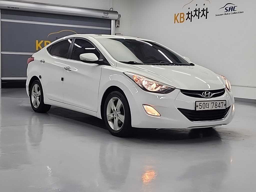 HYUNDAI Avante - Vista 4