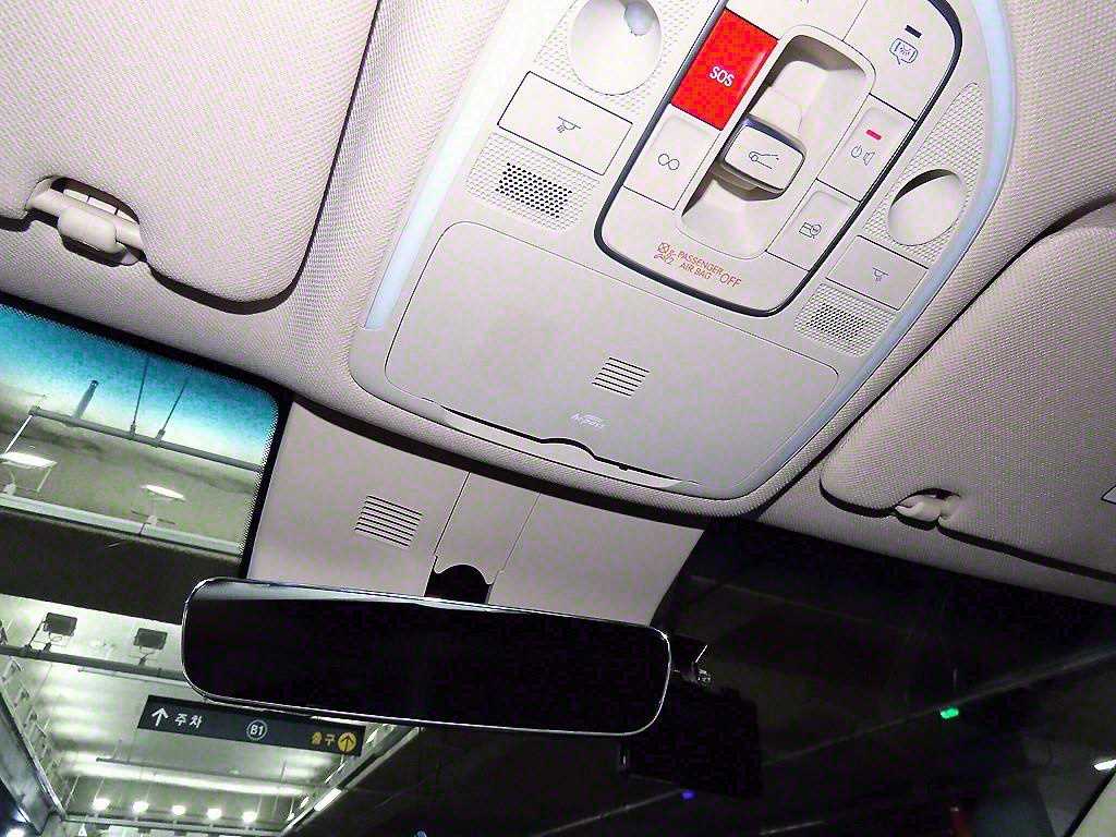 Genesis G70 2025 Blanco - Importación desde Corea - HF Imports Iquique - Foto 16