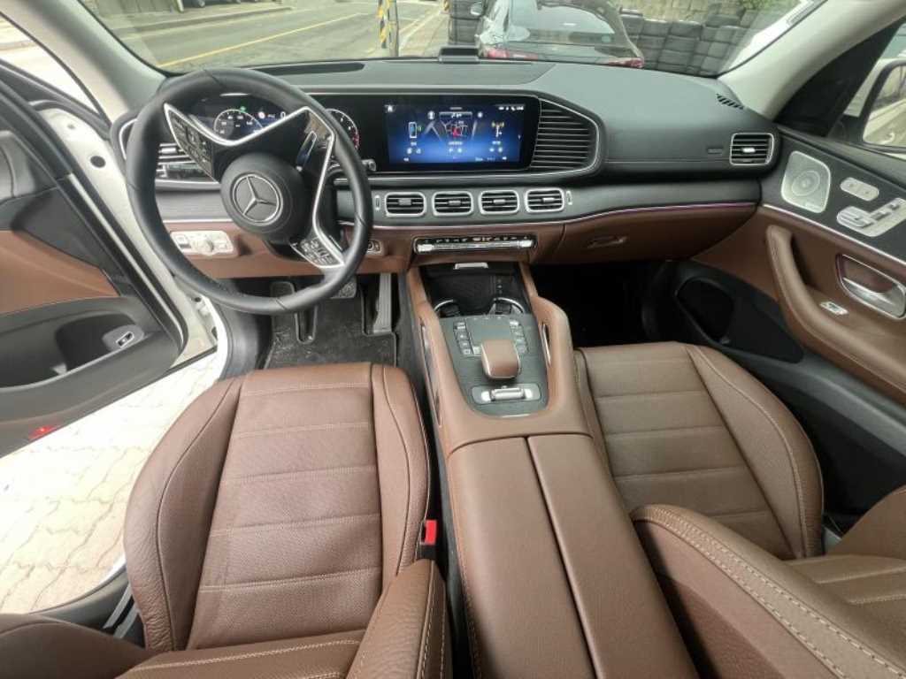 Mercedes Benz GLE Class - Vista 9