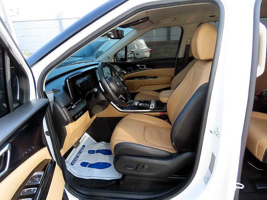 KIA Carnival - Vista 5