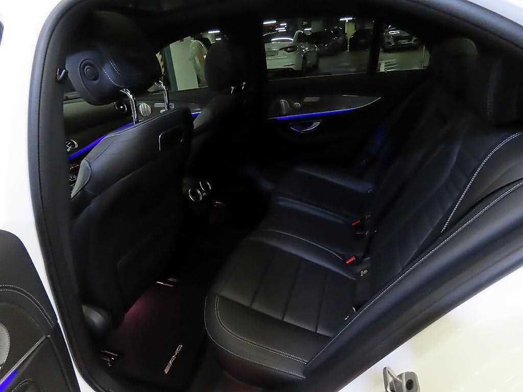 Mercedes Benz E class - Vista 7