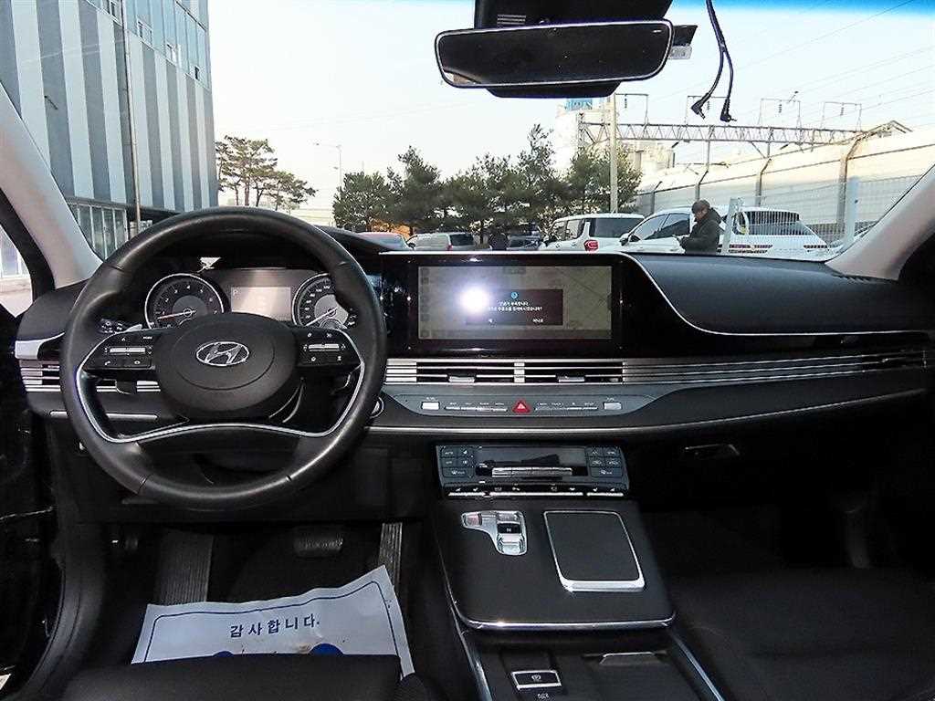 HYUNDAI Grandeur - Vista 7