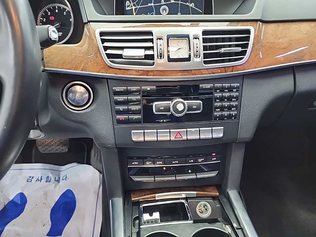 Mercedes Benz E class - Vista 10