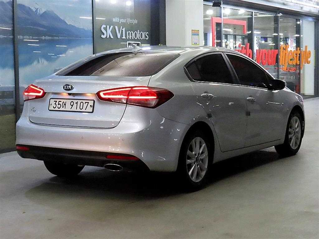 KIA K3 - Vista 4