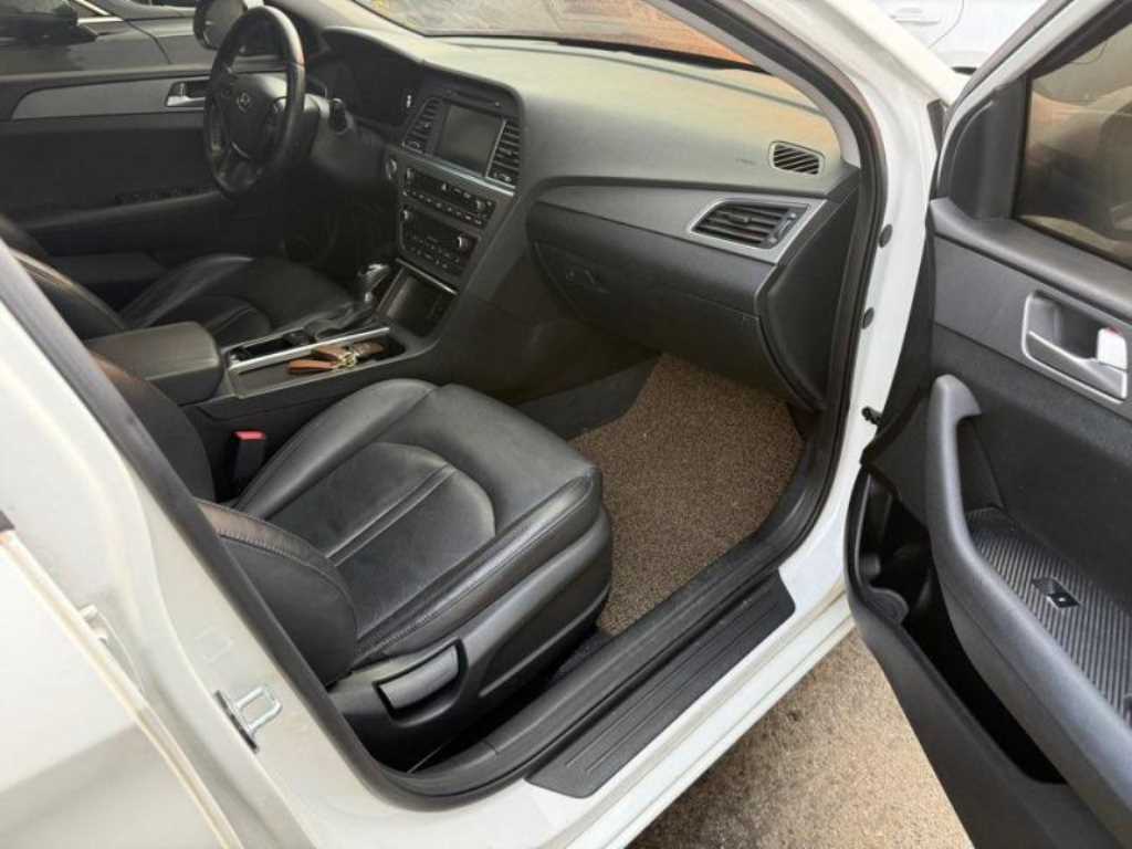 HYUNDAI Sonata - Vista 7