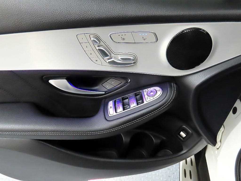 Mercedes Benz GLC Class - Vista 11