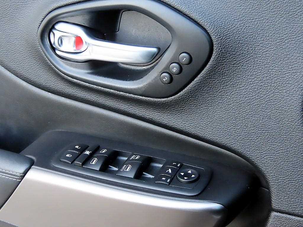 Jeep Cherokee - Vista 11