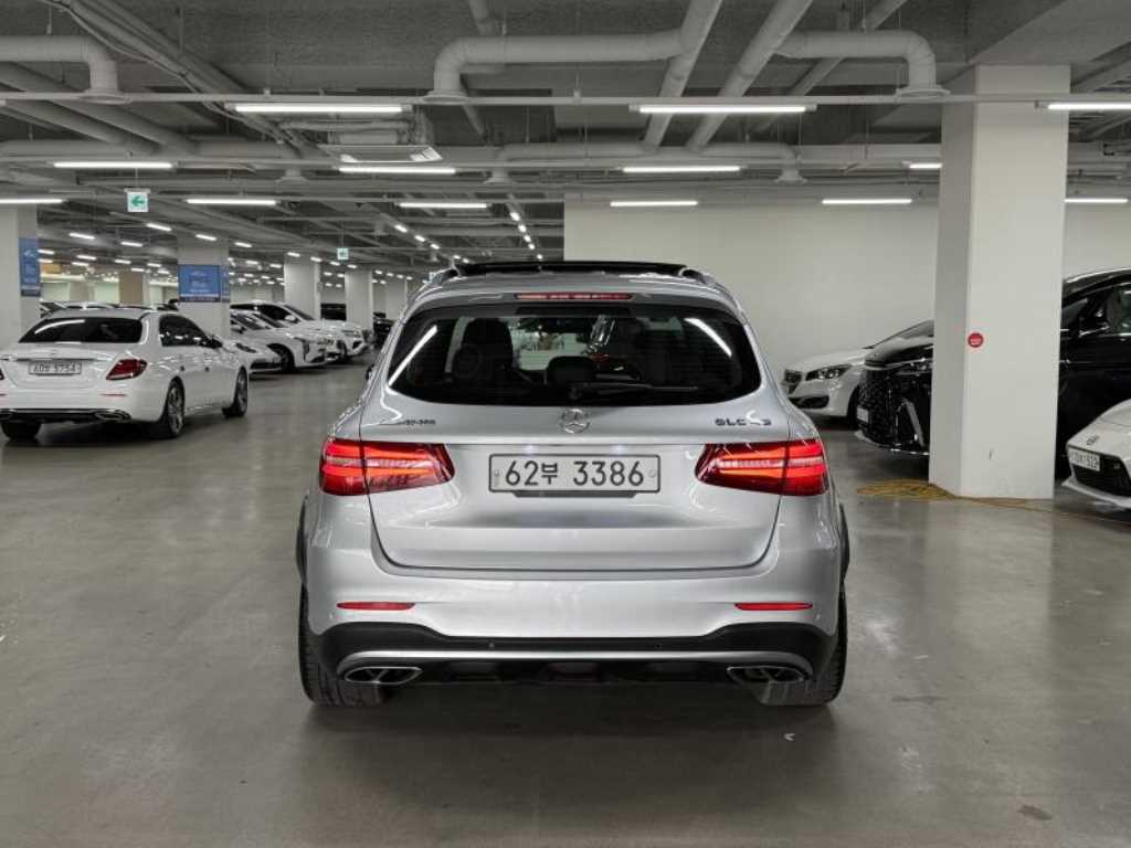 Mercedes Benz GLC Class - Vista 4