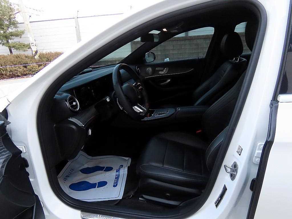 Mercedes Benz E class - Vista 5