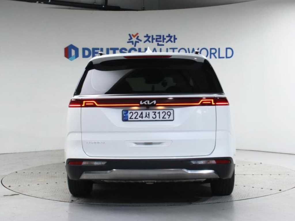 KIA Carnival - Vista 4