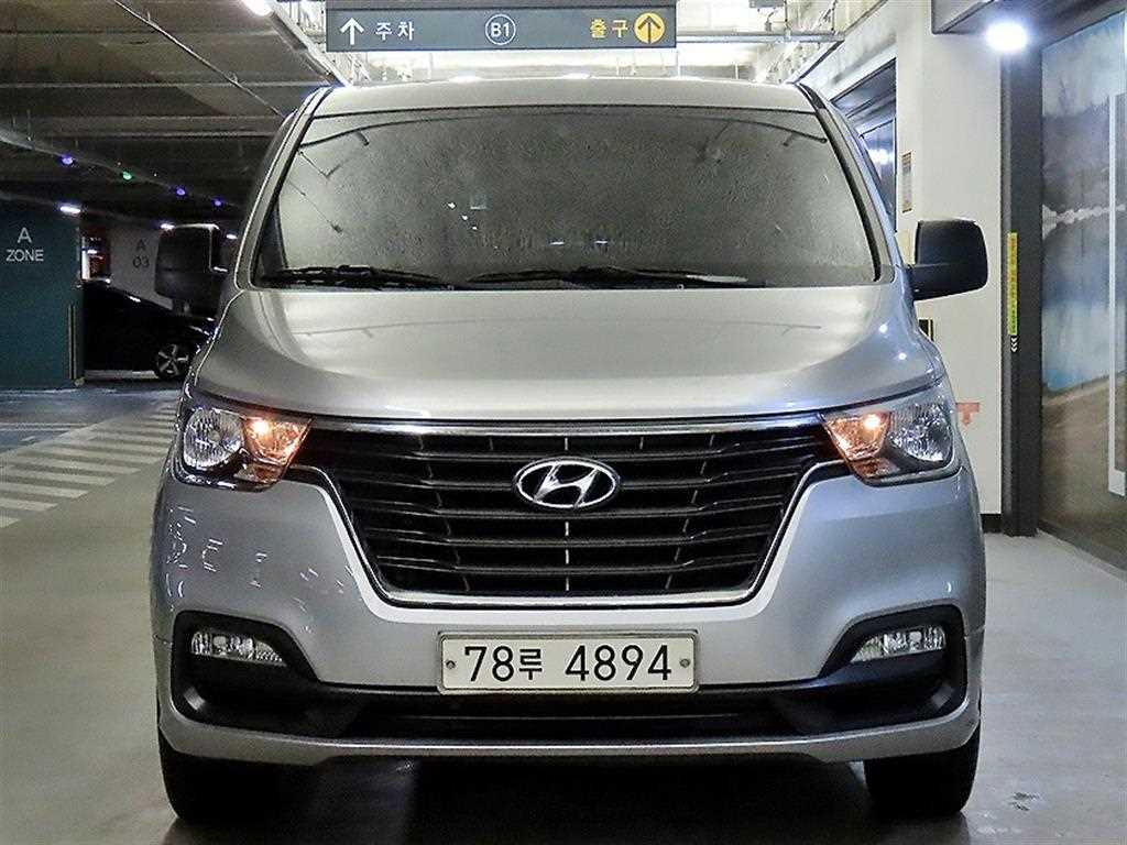 HYUNDAI Starex - Vista 7