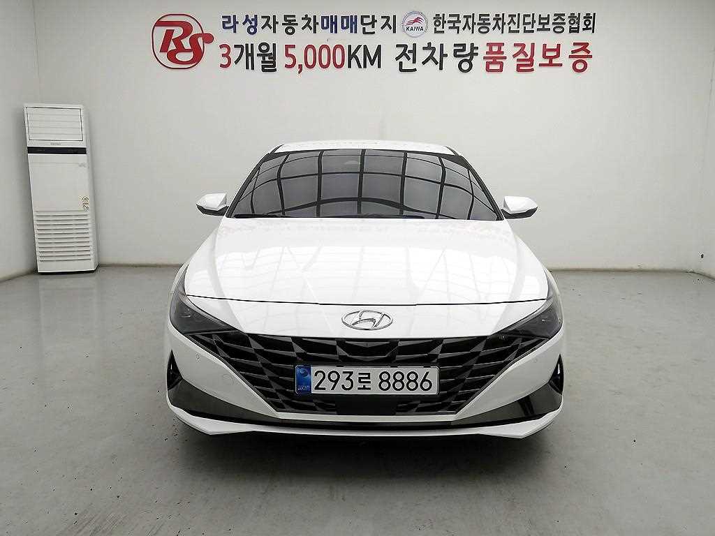 HYUNDAI Avante - Vista 2