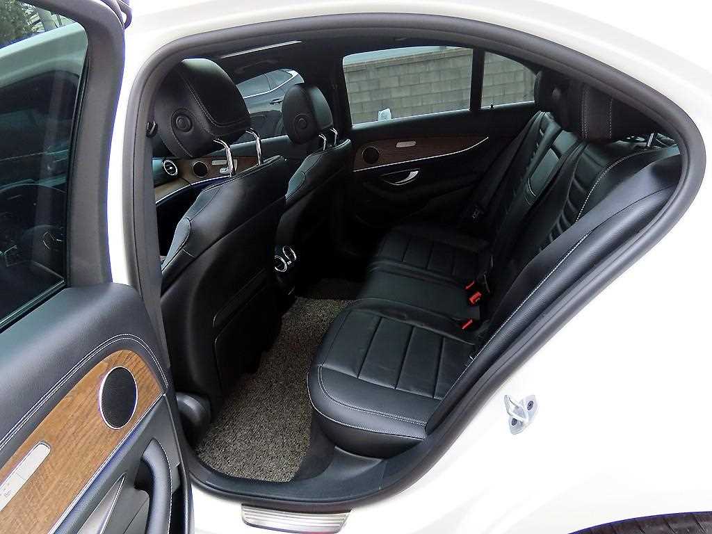 Mercedes Benz E class - Vista 6