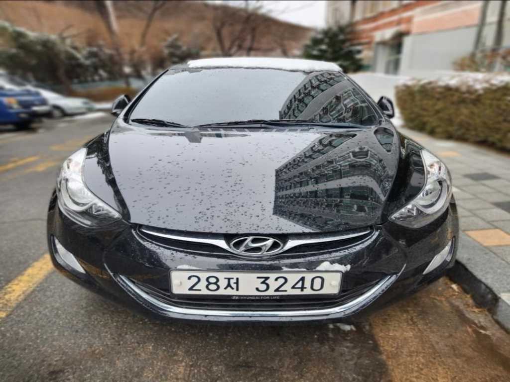 HYUNDAI Avante - Vista 2