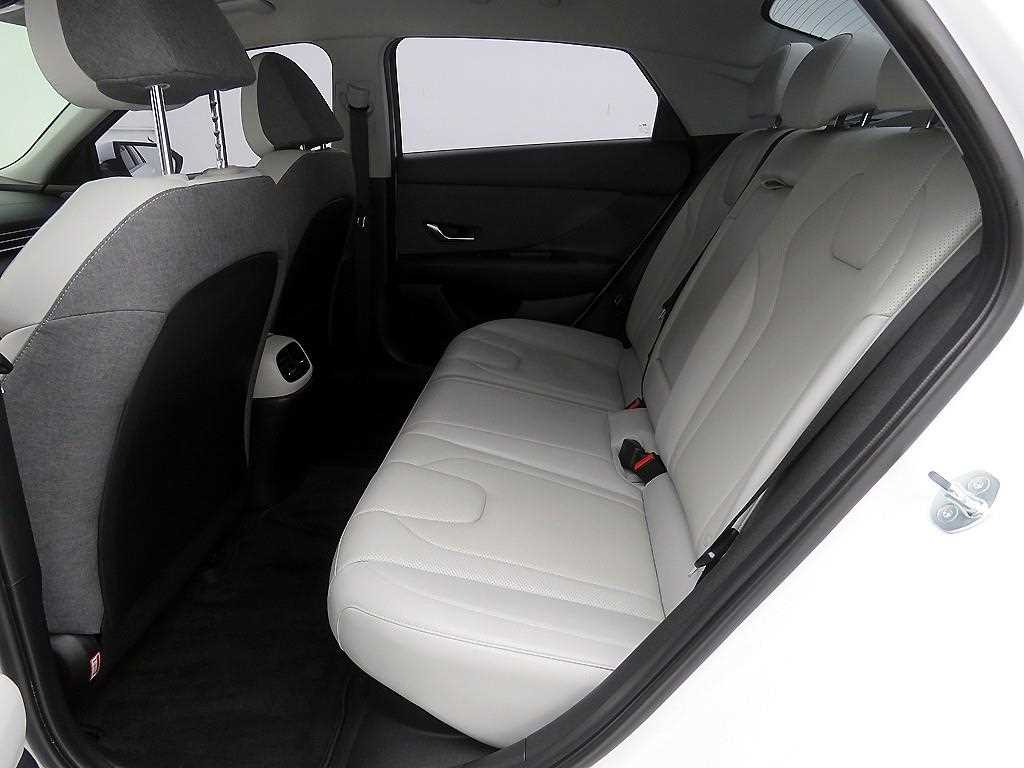 HYUNDAI Avante - Vista 7