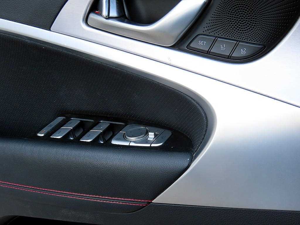 Genesis G70 - Vista 11