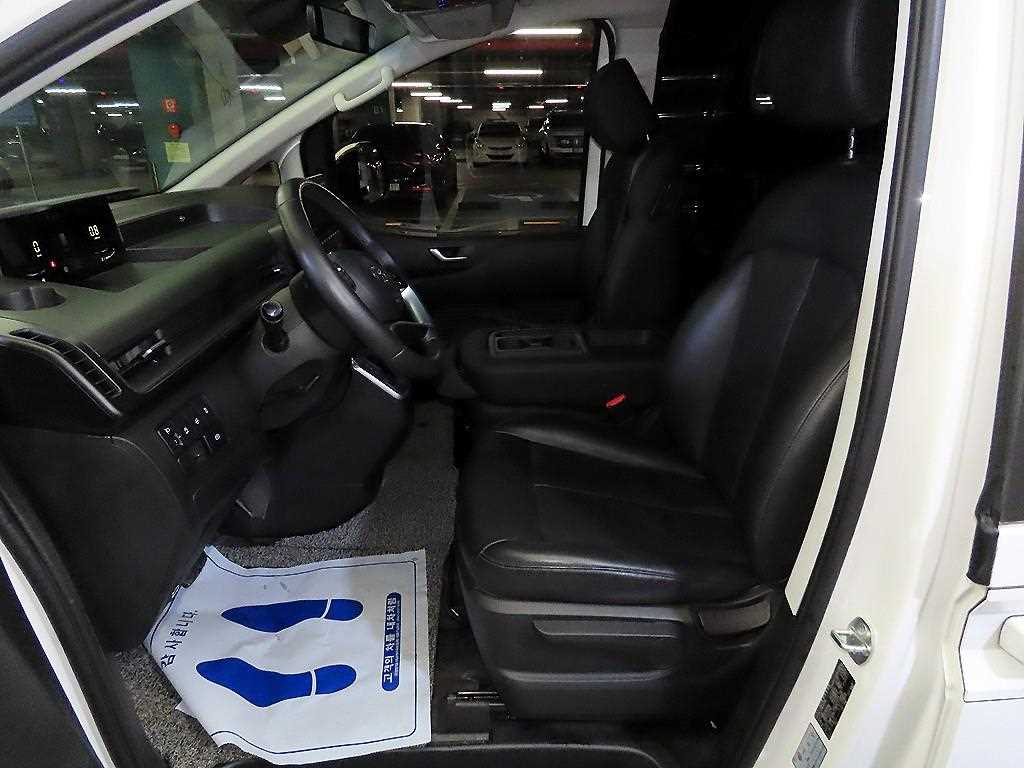 HYUNDAI Staria - Vista 6