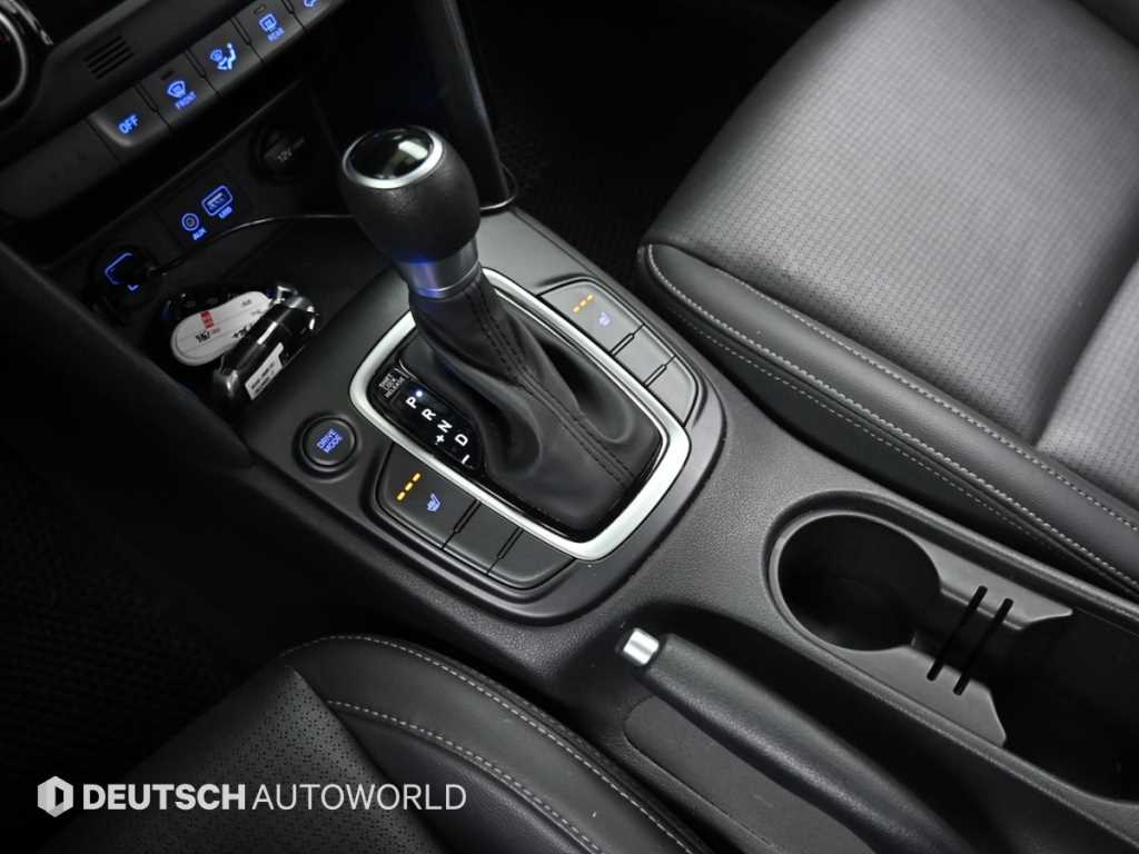 HYUNDAI Kona - Vista 9