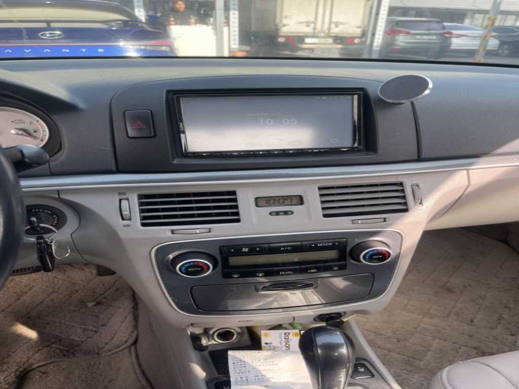 HYUNDAI Sonata - Vista 6