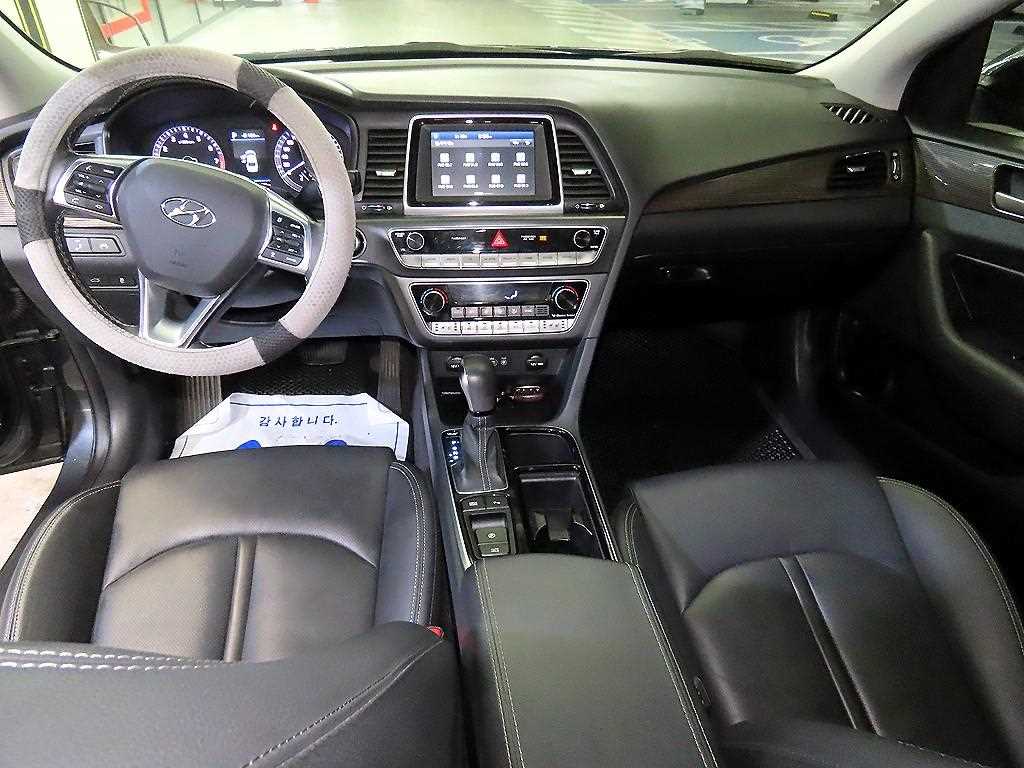 HYUNDAI Sonata - Vista 10