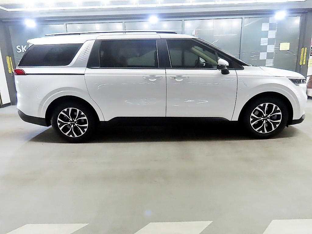KIA Carnival - Vista 3