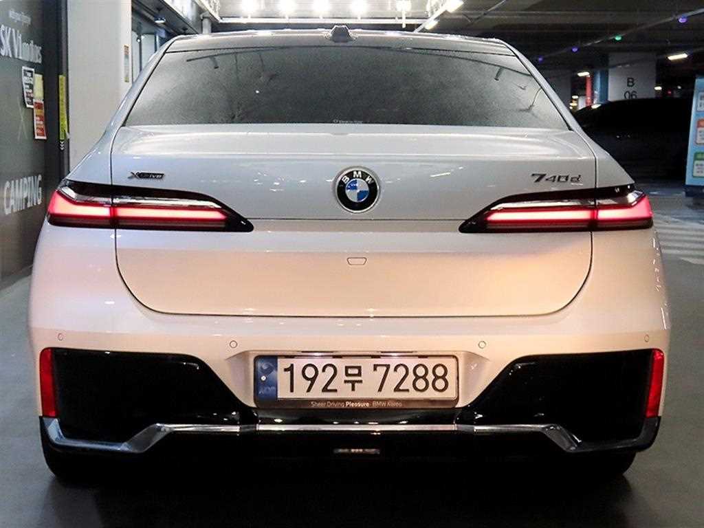 BMW 7 Series - Vista 5