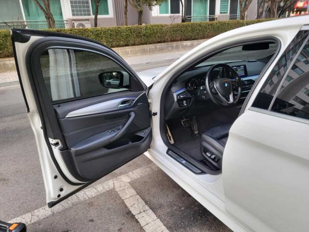 BMW 5 Series - Vista 5