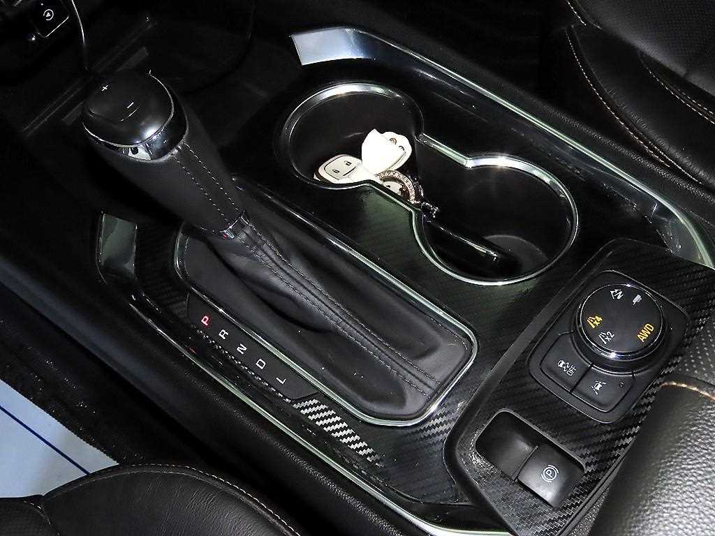 Chevrolet Travers - Vista 12