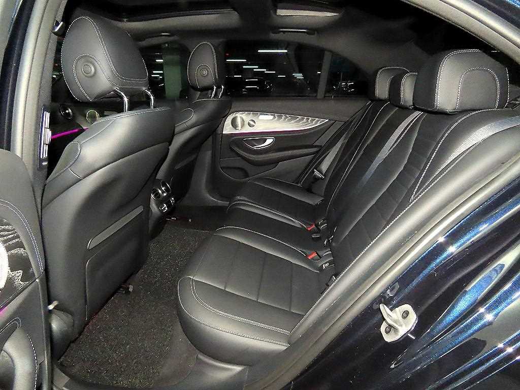 Mercedes Benz E class - Vista 7